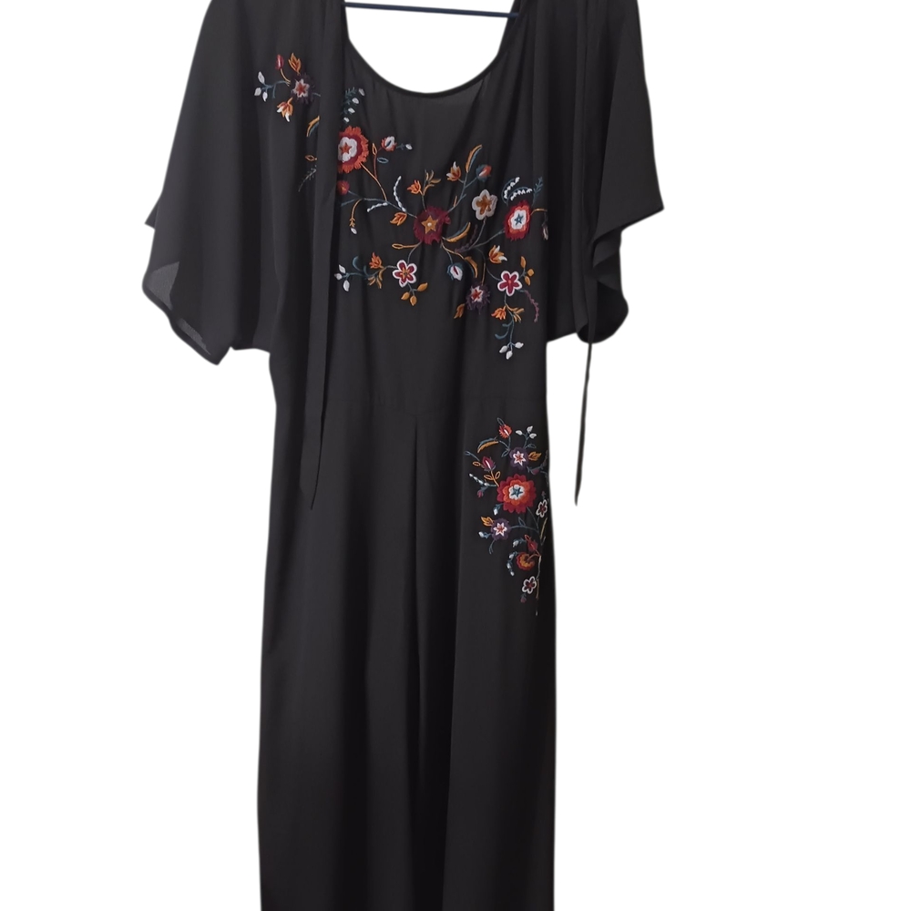 Elegant Black Floral Embroidered Dress